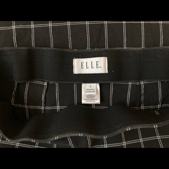 Pencil Skirt (small) - Picture 2 of 4